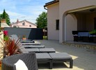 Terrasse direkt an der Liegefläche/Pool