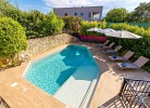 Balkon mit Ausblick auf den Pool